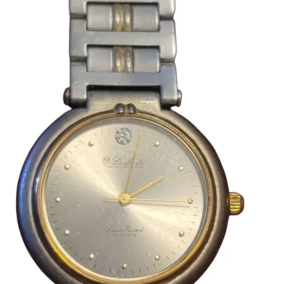 Lucien Piccard Gold and Silver Watch with Two-Tone Design - Picture 3 of 8